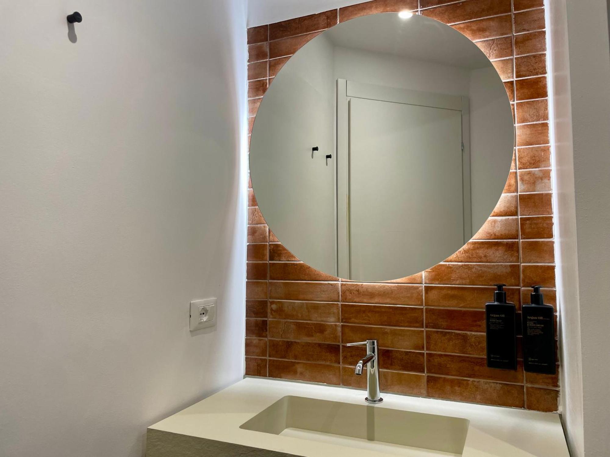 Relstay - Assarotti Suites เจนัว ภายนอก รูปภาพ