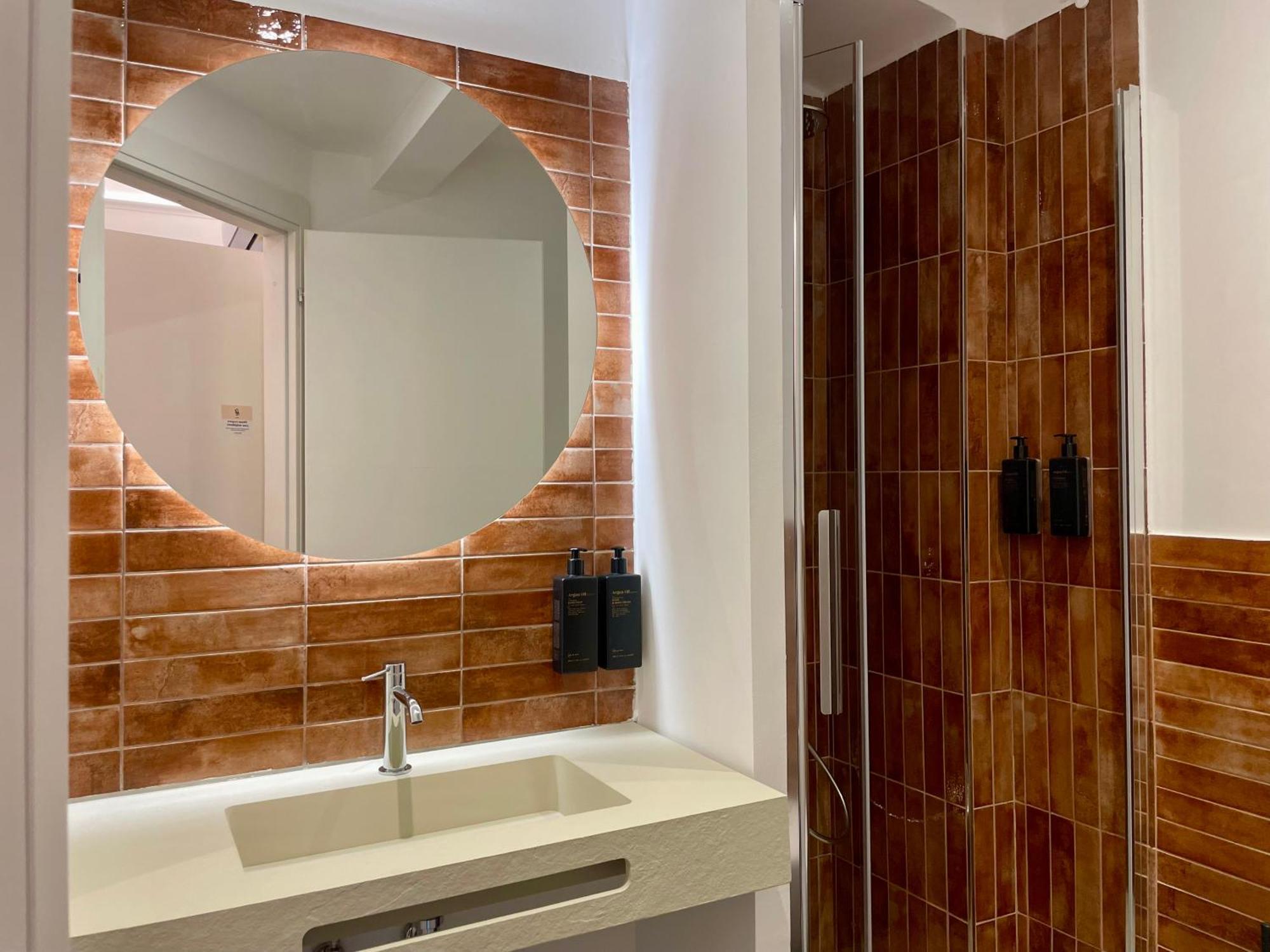 Relstay - Assarotti Suites เจนัว ภายนอก รูปภาพ